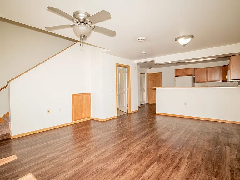 McComb Place Apartments — Photo 7
