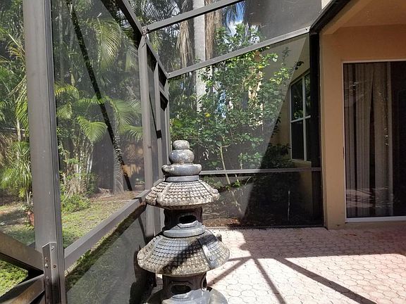 Banyans Screened Backyard