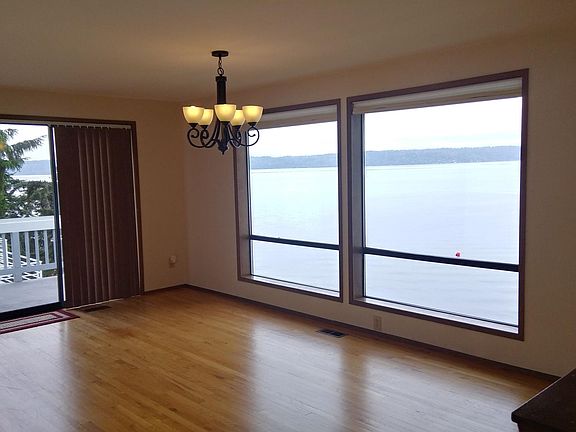 Dining room - upper floor