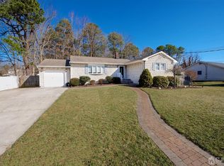 11 Ellingham Ave, Monroe Township, NJ 08831