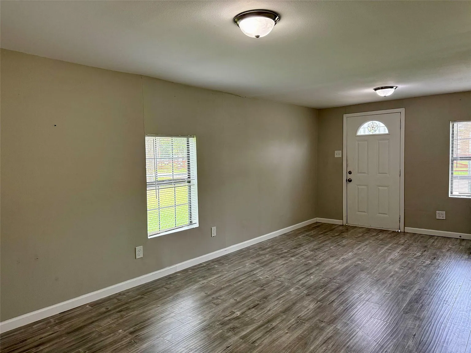 4 bed, 2.0 bath, 1464 sqft, $1,650 — Photo 4
