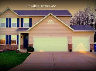 203 Silica Dr, Festus, MO 63028
