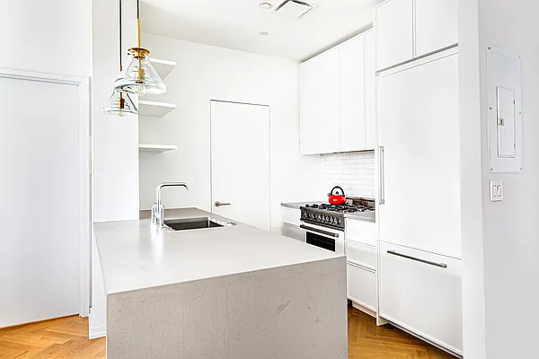 Sold by Sotheby's International Realty | media 2