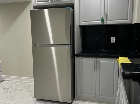 3021 Hollyberry Trl, Pickering, ON L1X 0N5