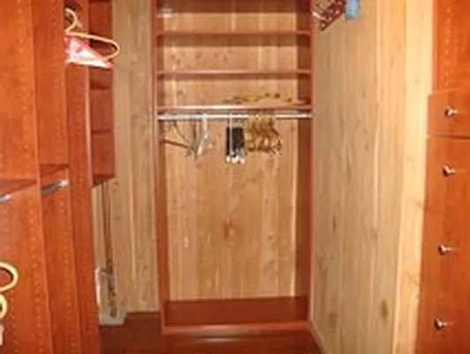 Rented by Raz Realty | media 8