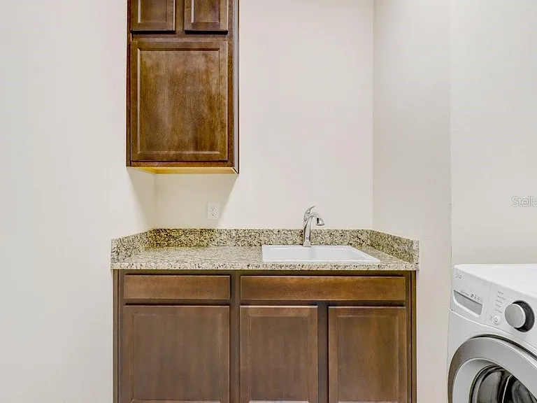 1843 Whitewillow Dr — Photo 44
