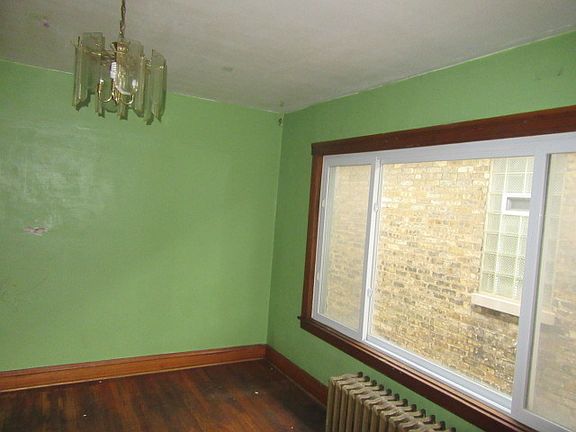 5th image of 5046 W Parker Ave