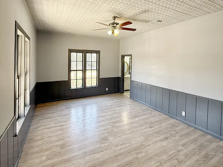 177 E Sweden St — Photo 2