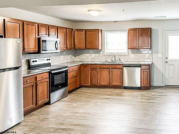 5th image of 254 W Main St #104