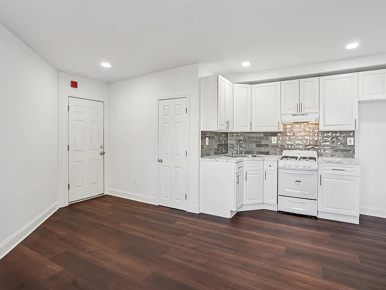 Hoffman B — Photo 28