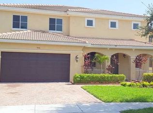 950 NW 206th Ter, Miami, FL 33169
