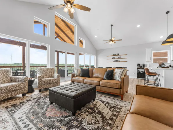 000 Settlers Cove, Kimberling City, MO 65686