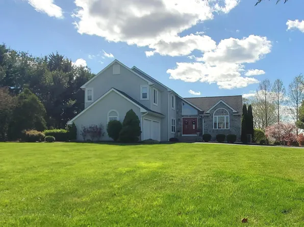 2 Helen Lois Ct, Pilesgrove, NJ 08098