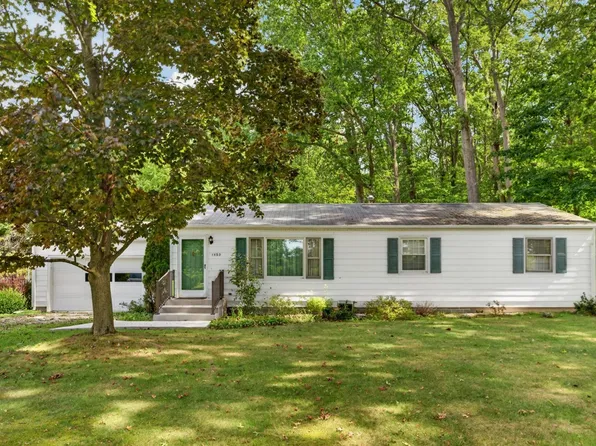1593 Vermilion Rd, Vermilion, OH 44089