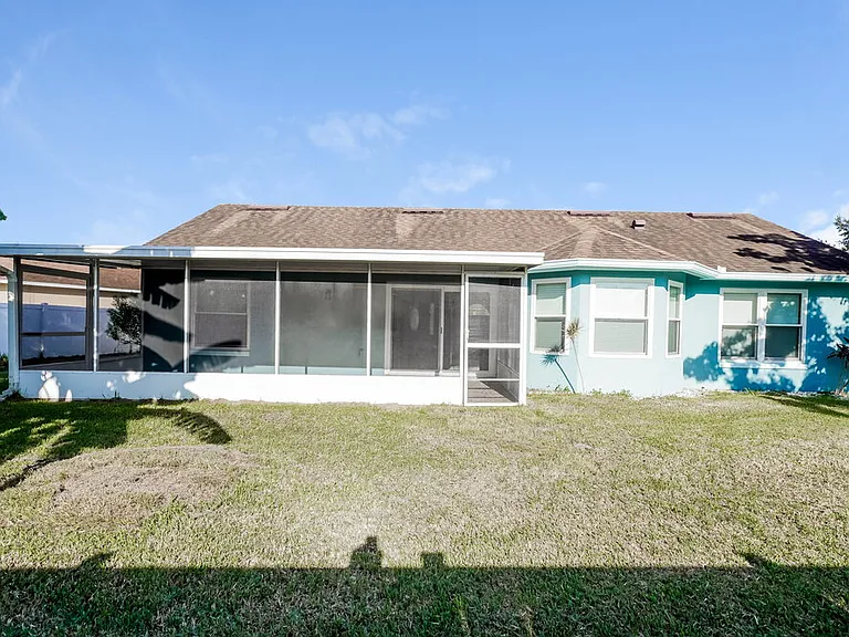 2877 Middleton Cir — Photo 15