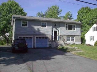 9 Hornbeck Rd, Poughkeepsie, NY 12603