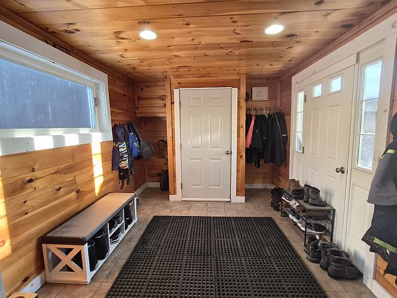 4th image of 39 Davis Road