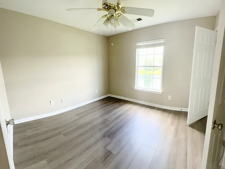 344 Winslow Ave — Photo 15