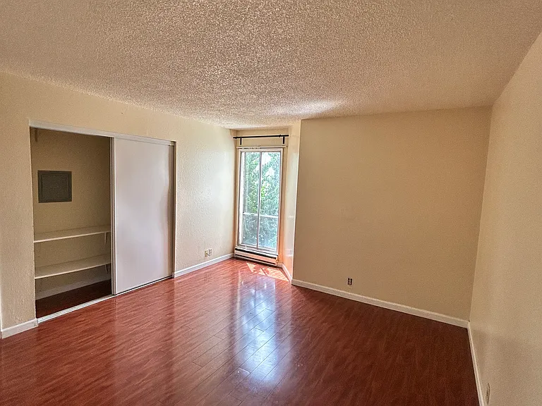 700 Calhoun St #205 — Photo 9