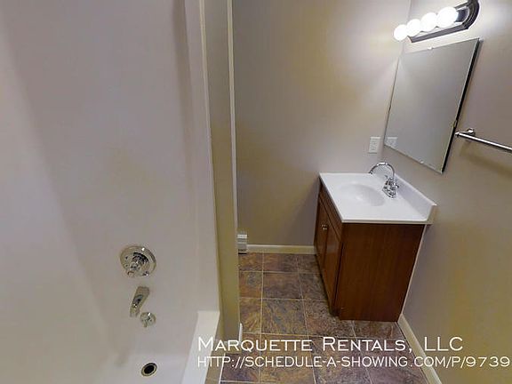 4th image of 427 E Crescent St APT 51