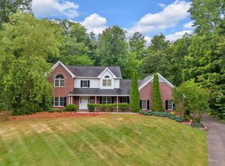 1009 Forrest Ridge Dr, Kingsport, TN 37660