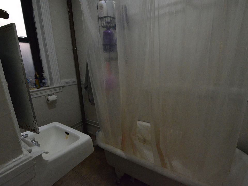 2nd image of 59 Burbank St APT 5