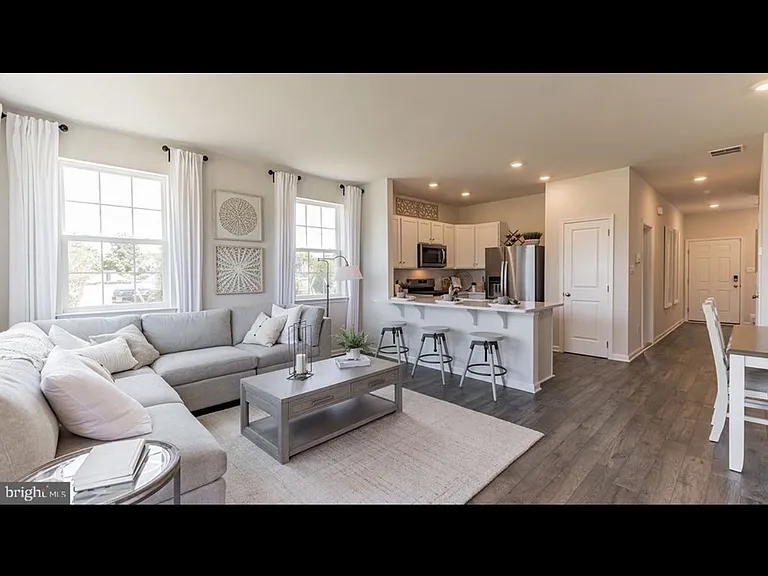 308 Mazzeo Dr — Photo 4