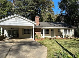 2 Forest Hill Cir, Vicksburg, MS 39180