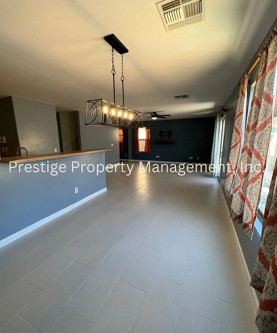 4BR/2.5BA Nestled in the Heart of Los Arroyos!! — Photo 2