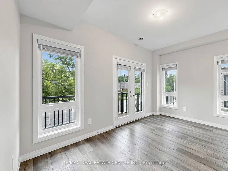 720 Grey St S #55 — Photo 20