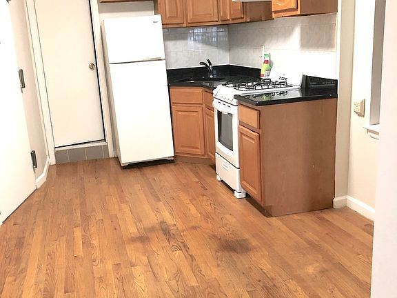 5th image of 101 Saint Marks Pl APT 17