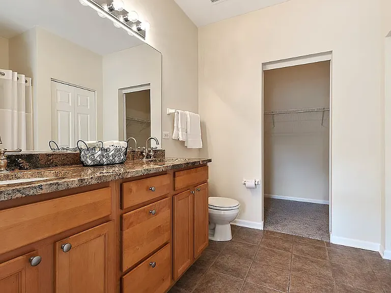 1014 Bradford Dr — Photo 8