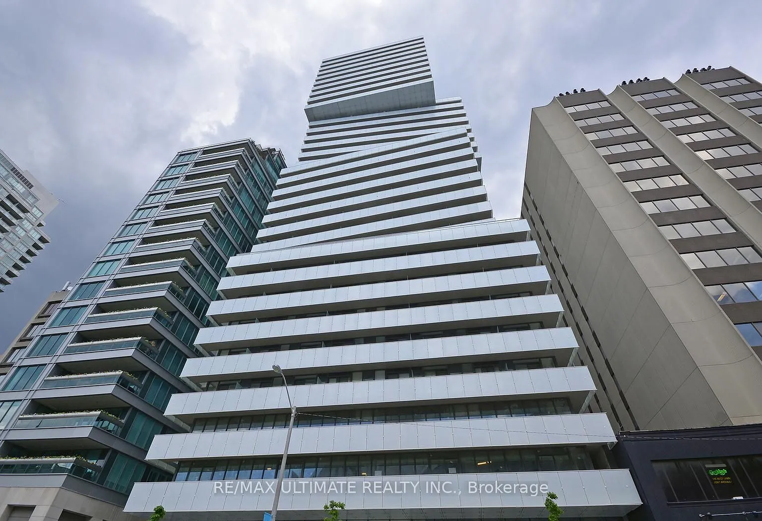 2 bed, $3,100 — Photo 1