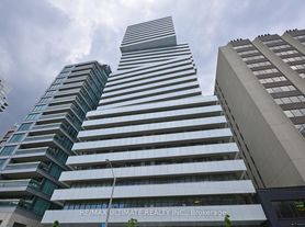 200 Bloor St W