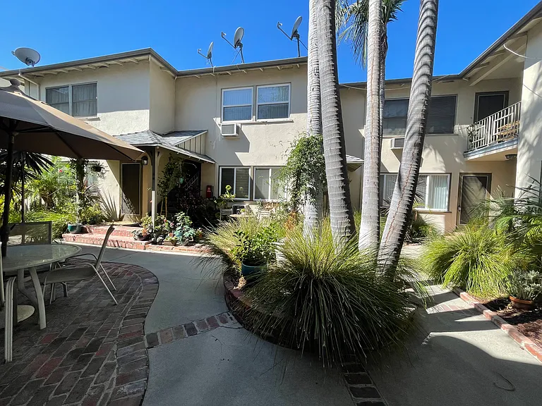 4239 Tujunga Ave #11 — Photo 16