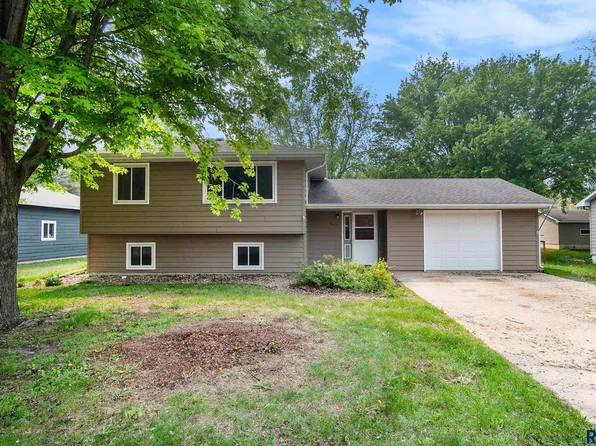 303 S Main Ave, Marion, SD 57043