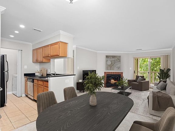 3rd image of 1705 Ascot Way