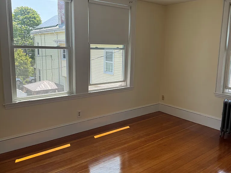 25 Chestnut St #2L — Photo 6