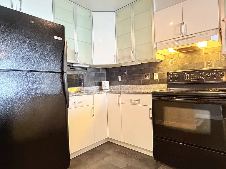 515 Riverside Dr W #703 — Photo 4