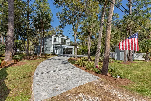 5631 Heckscher Dr Photo 1