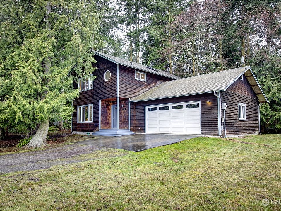 Custom home on large lot.>