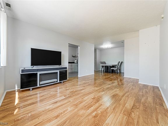 3rd image of 25735 Lorain Rd Unit 513