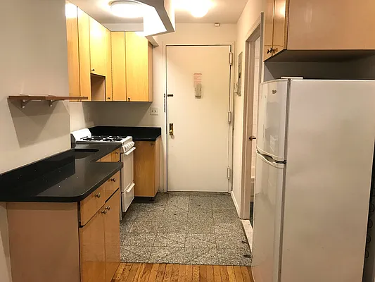 Rented by Avenues Real Estate | media 12