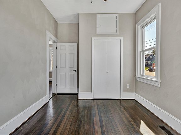5th image of 232 E Madison Ave