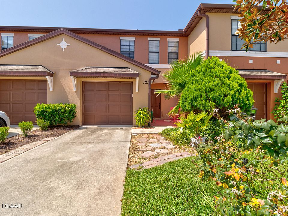 1st image of 121 Tarracina Way