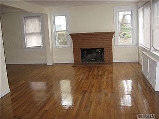 1st image of 140 Manor Ave