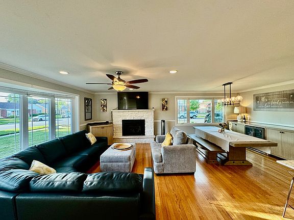 3rd image of 4617 W 96th Pl