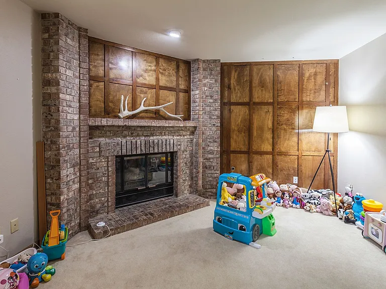 2538 Creekwood Dr — Photo 16