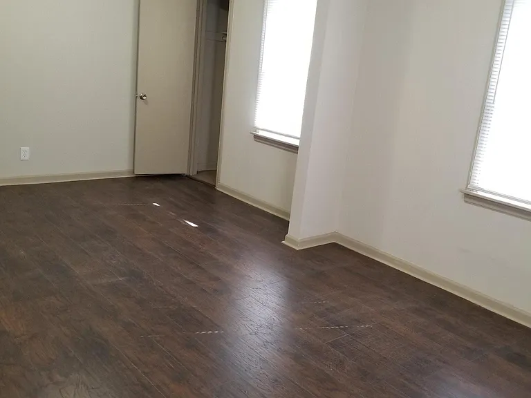 4656 Buchanan St — Photo 7