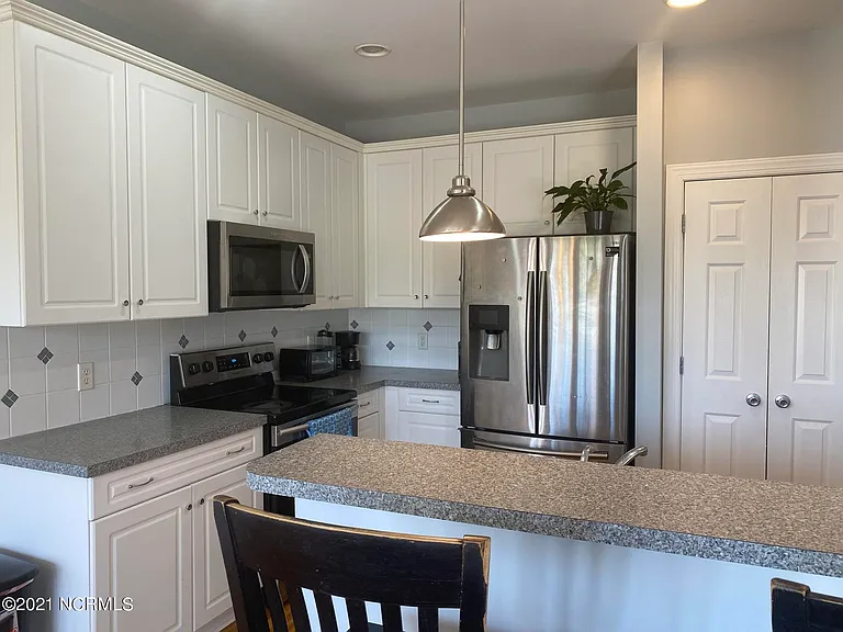 213 River Gate Ln — Photo 9